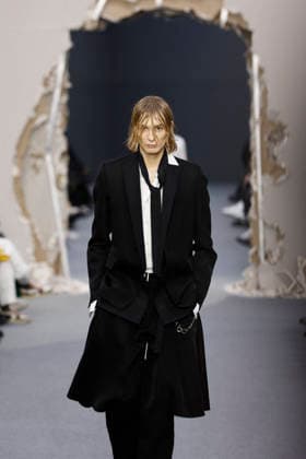 Défilé Sacai Collection Homme Prêt à Porter Automne Hiver 2026 2027 lors de la Fashion Week de Paris, le 25 janvier 2026 Sacai Fashion Show Men Ready to Wear Fall Winter 2026 2027 Collection , during Paris Fashion Week on january 25th 2026 Paris France  Copyright: xAgencex xBestimagexAgencex xBestimagex
