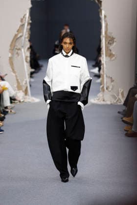 Défilé Sacai Collection Homme Prêt à Porter Automne Hiver 2026 2027 lors de la Fashion Week de Paris, le 25 janvier 2026 Sacai Fashion Show Men Ready to Wear Fall Winter 2026 2027 Collection , during Paris Fashion Week on january 25th 2026 Paris France  Copyright: xAgencex xBestimagexAgencex xBestimagex