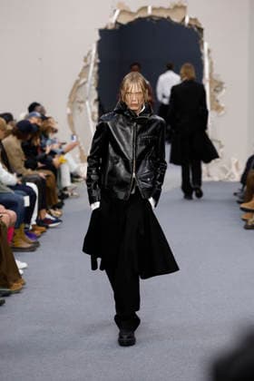 Défilé Sacai Collection Homme Prêt à Porter Automne Hiver 2026 2027 lors de la Fashion Week de Paris, le 25 janvier 2026 Sacai Fashion Show Men Ready to Wear Fall Winter 2026 2027 Collection , during Paris Fashion Week on january 25th 2026 Paris France  Copyright: xAgencex xBestimagexAgencex xBestimagex