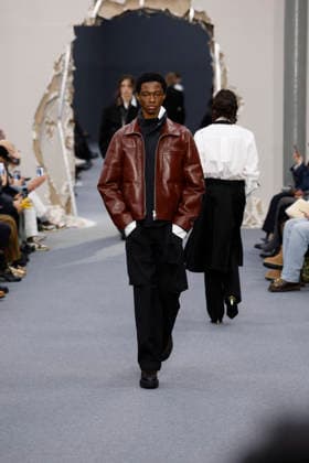Défilé Sacai Collection Homme Prêt à Porter Automne Hiver 2026 2027 lors de la Fashion Week de Paris, le 25 janvier 2026 Sacai Fashion Show Men Ready to Wear Fall Winter 2026 2027 Collection , during Paris Fashion Week on january 25th 2026 Paris France  Copyright: xAgencex xBestimagexAgencex xBestimagex