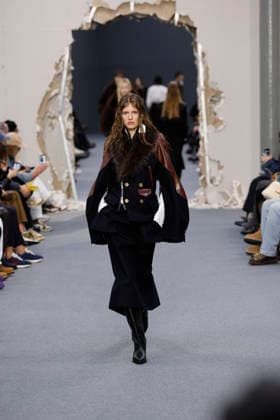 Défilé Sacai Collection Homme Prêt à Porter Automne Hiver 2026 2027 lors de la Fashion Week de Paris, le 25 janvier 2026 Sacai Fashion Show Men Ready to Wear Fall Winter 2026 2027 Collection , during Paris Fashion Week on january 25th 2026 Paris France  Copyright: xAgencex xBestimagexAgencex xBestimagex