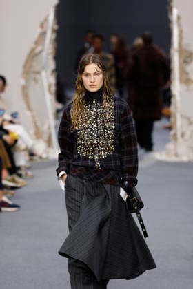 Défilé Sacai Collection Homme Prêt à Porter Automne Hiver 2026 2027 lors de la Fashion Week de Paris, le 25 janvier 2026 Sacai Fashion Show Men Ready to Wear Fall Winter 2026 2027 Collection , during Paris Fashion Week on january 25th 2026 Paris France  Copyright: xAgencex xBestimagexAgencex xBestimagex