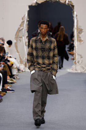 Défilé Sacai Collection Homme Prêt à Porter Automne Hiver 2026 2027 lors de la Fashion Week de Paris, le 25 janvier 2026 Sacai Fashion Show Men Ready to Wear Fall Winter 2026 2027 Collection , during Paris Fashion Week on january 25th 2026 Paris France  Copyright: xAgencex xBestimagexAgencex xBestimagex