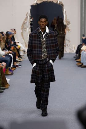 Défilé Sacai Collection Homme Prêt à Porter Automne Hiver 2026 2027 lors de la Fashion Week de Paris, le 25 janvier 2026 Sacai Fashion Show Men Ready to Wear Fall Winter 2026 2027 Collection , during Paris Fashion Week on january 25th 2026 Paris France  Copyright: xAgencex xBestimagexAgencex xBestimagex