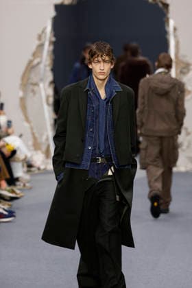 Défilé Sacai Collection Homme Prêt à Porter Automne Hiver 2026 2027 lors de la Fashion Week de Paris, le 25 janvier 2026 Sacai Fashion Show Men Ready to Wear Fall Winter 2026 2027 Collection , during Paris Fashion Week on january 25th 2026 Paris France  Copyright: xAgencex xBestimagexAgencex xBestimagex