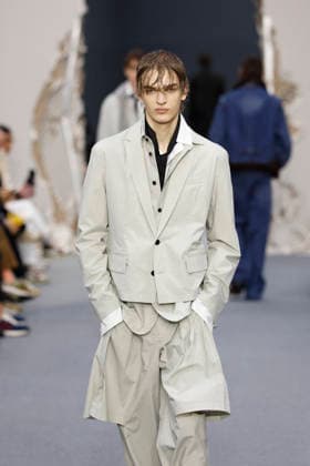 Défilé Sacai Collection Homme Prêt à Porter Automne Hiver 2026 2027 lors de la Fashion Week de Paris, le 25 janvier 2026 Sacai Fashion Show Men Ready to Wear Fall Winter 2026 2027 Collection , during Paris Fashion Week on january 25th 2026 Paris France  Copyright: xAgencex xBestimagexAgencex xBestimagex