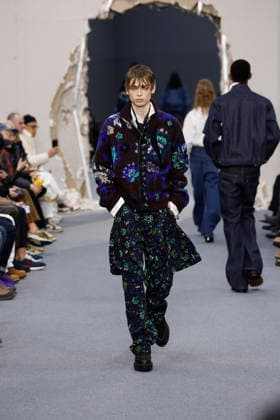 Défilé Sacai Collection Homme Prêt à Porter Automne Hiver 2026 2027 lors de la Fashion Week de Paris, le 25 janvier 2026 Sacai Fashion Show Men Ready to Wear Fall Winter 2026 2027 Collection , during Paris Fashion Week on january 25th 2026 Paris France  Copyright: xAgencex xBestimagexAgencex xBestimagex