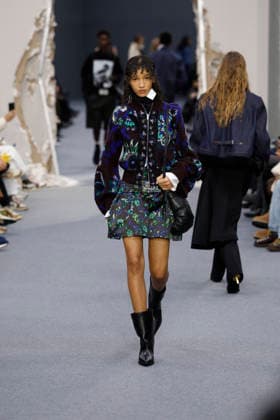 Défilé Sacai Collection Homme Prêt à Porter Automne Hiver 2026 2027 lors de la Fashion Week de Paris, le 25 janvier 2026 Sacai Fashion Show Men Ready to Wear Fall Winter 2026 2027 Collection , during Paris Fashion Week on january 25th 2026 Paris France  Copyright: xAgencex xBestimagexAgencex xBestimagex