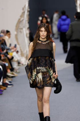 Défilé Sacai Collection Homme Prêt à Porter Automne Hiver 2026 2027 lors de la Fashion Week de Paris, le 25 janvier 2026 Sacai Fashion Show Men Ready to Wear Fall Winter 2026 2027 Collection , during Paris Fashion Week on january 25th 2026 Paris France  Copyright: xAgencex xBestimagexAgencex xBestimagex