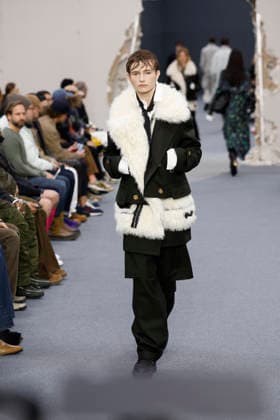 Défilé Sacai Collection Homme Prêt à Porter Automne Hiver 2026 2027 lors de la Fashion Week de Paris, le 25 janvier 2026 Sacai Fashion Show Men Ready to Wear Fall Winter 2026 2027 Collection , during Paris Fashion Week on january 25th 2026 Paris France  Copyright: xAgencex xBestimagexAgencex xBestimagex