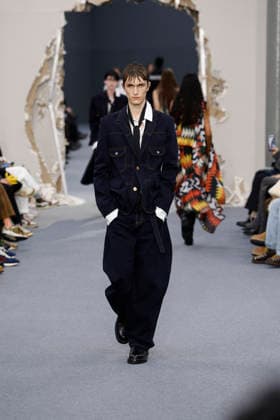 Défilé Sacai Collection Homme Prêt à Porter Automne Hiver 2026 2027 lors de la Fashion Week de Paris, le 25 janvier 2026 Sacai Fashion Show Men Ready to Wear Fall Winter 2026 2027 Collection , during Paris Fashion Week on january 25th 2026 Paris France  Copyright: xAgencex xBestimagexAgencex xBestimagex