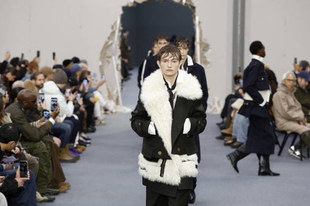 Défilé Sacai Collection Homme Prêt à Porter Automne Hiver 2026 2027 lors de la Fashion Week de Paris, le 25 janvier 2026 Sacai Fashion Show Men Ready to Wear Fall Winter 2026 2027 Collection , during Paris Fashion Week on january 25th 2026 Paris France  Copyright: xAgencex xBestimagexAgencex xBestimagex