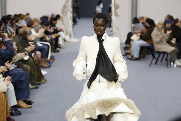 Défilé Sacai Collection Homme Prêt à Porter Automne Hiver 2026 2027 lors de la Fashion Week de Paris, le 25 janvier 2026 Sacai Fashion Show Men Ready to Wear Fall Winter 2026 2027 Collection , during Paris Fashion Week on january 25th 2026 Paris France  Copyright: xAgencex xBestimagexAgencex xBestimagex