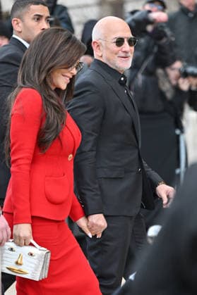 PFW Haute Couture Schiaparelli Outside Arrivals Lauren Sanchez Bezos, Jeff Bezos arriving at the Schiaparelli show during Paris Fashion Week Haute Couture in Paris, France on January 26, 2026. Photo by Julien Reynaud APS-Medias ABACAPRESS.COM Paris France  Copyright: xReynaudxJulien APS-Medias ABACAx