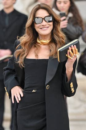 PFW Haute Couture Schiaparelli Outside Arrivals Carla Bruni Sarkozy arriving at the Schiaparelli show during Paris Fashion Week Haute Couture in Paris, France on January 26, 2026. Photo by Julien Reynaud APS-Medias ABACAPRESS.COM Paris France  Copyright: xReynaudxJulien APS-Medias ABACAx