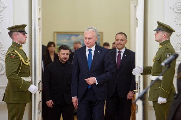 Zelenskyy and Nawrocki visit Vilnius,Lithuania - 25 JAN 2025. Polish President Karol Nawrocki, Ukrainian President Volodymyr Zelenskyy, Lithuanian President Gitanas Nauseda seen arriving to the joint press-conference in the Presidential Palace. Polish President Karol Nawrocki, Ukrainian President Volodymyr Zelenskyy, and Lithuanian President Gitanas Nauseda met in Vilnius on Sunday to mark the 163rd anniversary of the January Uprising. The leaders, accompanied by the First Ladies, took part in commemorative events including a solemn Mass at Vilnius Cathedral and wreath-laying ceremonies at the Old Rasai Cemetery, honoring the 1863–1864 uprising against the Russian Empire. Within the Lublin Triangle framework, the presidents also discussed Copyright: xYauhenxYerchakx zelenskyy_nawrocki_vilnius_MVS_0670