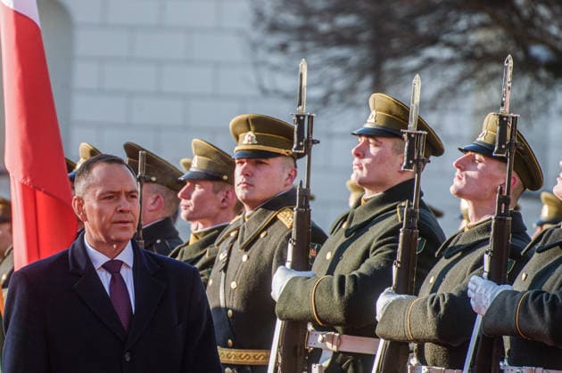 January 25, 2026, Vilnius, Lithuania: Lithuanian President Gitanas Nauseda (not visible) and Polish President Karol Nawrocki seen inspecting the honor guard during a welcome ceremony at the Presidential Palace. Polish President Karol Nawrocki, Ukrainian President Volodymyr Zelenskyy, and Lithuanian President Gitanas Nauseda met in Vilnius on Sunday to mark the 163rd anniversary of the January Uprising. The leaders, accompanied by the First Ladies, took part in commemorative events including a solemn Mass at Vilnius Cathedral and wreath-laying ceremonies at the Old Rasai Cemetery, honoring the 1863 1864 uprising against the Russian Empire...Within the Lublin Triangle framework, the presidents also discussed regional security, military co - ZUMAs197 20260125_aaa_s197_501 Copyright: xYauhenxYerchakx