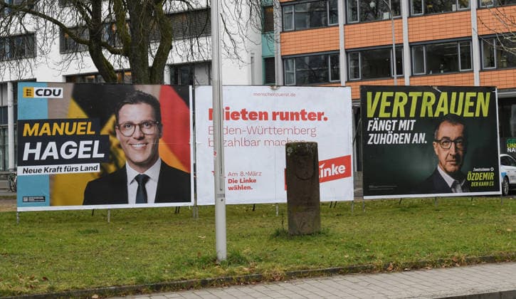 Wahlplakate in Freiburg von CDU, Die Linke und Gruene (Buendnis 90 Die Gruenen) fuer die Landtagswahl in Baden-Wuerttemberg am 8. Maerz, 2026. 2026 wird ein Superwahljahr mit fuenf Landtagswahlen. *** Election posters in Freiburg by CDU, Die Linke and Buendnis 90 Die Gruenen for the state elections in Baden Wuerttemberg on March 8, 2026 2026 will be a super election year with five state elections