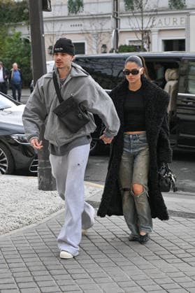 PFW Haute Couture Romeo Beckham Out Of Hotel Romeo Beckham and Kim Turnbull are seen out of hotel during Paris Fashion Week Haute Couture in Paris, France on January 26, 2026. Photo by Julien Reynaud APS-Medias ABACAPRESS.COM Paris France  Copyright: xReynaudxJulien APS-Medias ABACAx