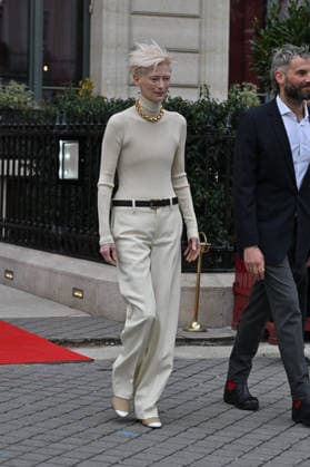 PFW Haute Couture Tilda Swinton Out Of Hotel Tilda Swinton seen out of hotel during Paris Fashion Week Haute Couture in Paris, France on January 26, 2026. Photo by Julien Reynaud APS-Medias ABACAPRESS.COM Paris France  Copyright: xReynaudxJulien APS-Medias ABACAx