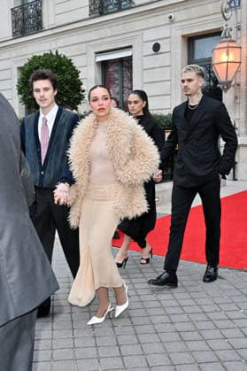 PFW Haute Couture Beckham Family Out Of Hotel Romeo Beckham, Kim Turnbull, Cruz Beckham, Jackie Apostel seen out of hotel during Paris Fashion Week Haute Couture in Paris, France on January 26, 2026. Photo by Julien Reynaud APS-Medias ABACAPRESS.COM Paris France  Copyright: xReynaudxJulien APS-Medias ABACAx