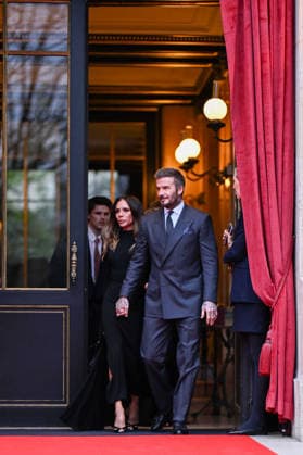Victoria Beckham and her husband David Beckham Victoria Beckham, accompanied by her family, leaving the Hotel La Réserve to go to the Ministry of Culture to be made a Knight of the Order of Arts and Letters in Paris, France, on January 26, 2026 Yehiel Chekroune Bestimage Victoria Beckham, accompanied by her family, leaving the Hotel La Réserve to go to the Ministry of Culture to be made a Knight of the Order of Arts and Letters in Paris, France, on January 26, 2026 Paris France Copyright: xYehielxChekrounex xBestimagexYehielxChekrounex xBestimagex