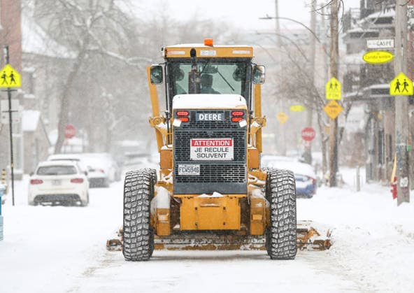 January 26, 2026, Montreal, Quebec, Canada: Heavy snowfall and extreme cold disrupted daily life in Montreal. As schools were closed and thousands were left without power, temperatures dropped to Ã¢ËÜ™13Ã‚Â°C with a wind chill of Ã¢ËÜ™20Ã‚Â°C on Monday, forcing multiple flight cancellations and delays at Trudeau Airport. Montreal Canada - ZUMAs278 20260126_zip_s278_009 Copyright: xSerkanxSenturkx