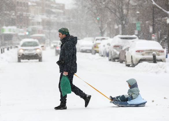 January 26, 2026, Montreal, Quebec, Canada: Heavy snowfall and extreme cold disrupted daily life in Montreal. As schools were closed and thousands were left without power, temperatures dropped to Ã¢ËÜ™13Ã‚Â°C with a wind chill of Ã¢ËÜ™20Ã‚Â°C on Monday, forcing multiple flight cancellations and delays at Trudeau Airport. Montreal Canada - ZUMAs278 20260126_zip_s278_012 Copyright: xSerkanxSenturkx