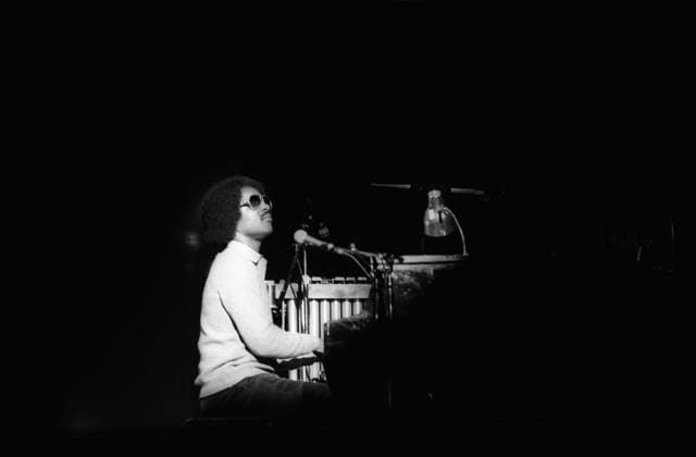 RECORD DATE NOT STATED RECORD DATE NOT STATED Stevie Wonder performing live in Los Angeles, CA circa 1975 EDITORIAL USE ONLY  Copyright: xBobbyxHollandx