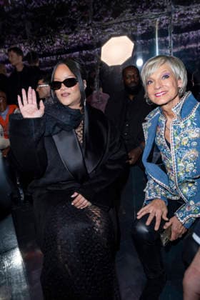 Rihanna et Hélène Mercier Arnault au défilé Dior Collection Haute Couture Printemps Eté 2026 lors de la Fashion Week de Paris PFW , au musée Rodin, à Paris, France, le 26 janvier 2026 Olivier Borde Bestimage Rihanna at the Dior Spring Summer 2026 Haute Couture Collection show during Paris Fashion Week PFW , at the Rodin Museum, in Paris, France, on January 26, 2026 Paris France  Copyright: xOLIVIERxBORDEx xBESTIMAGExOLIVIERxBORDEx xBESTIMAGEx