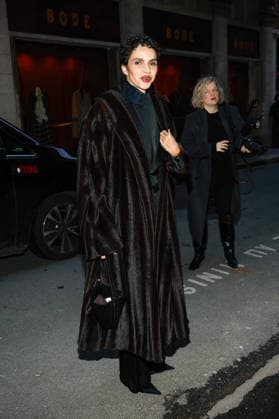 Farida Khelfa Victoria Beckham, accompanied by her family, arrives at the Ministry of Culture to be elevated to the rank of Knight of the Order of Arts and Letters in Paris, France, on January 26, 2026 Cyril Moreau Bestimage Victoria Beckham, accompanied by her family, arrives at the Ministry of Culture to be elevated to the rank of Knight of the Order of Arts and Letters in Paris, France, on January 26, 2026 Paris France  Copyright: xCYRILxMOREAUx xBESTIMAGExCYRILxMOREAUx xBESTIMAGEx