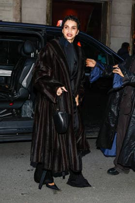 Farida Khelfa Victoria Beckham, accompanied by her family, arrives at the Ministry of Culture to be elevated to the rank of Knight of the Order of Arts and Letters in Paris, France, on January 26, 2026 Cyril Moreau Bestimage Victoria Beckham, accompanied by her family, arrives at the Ministry of Culture to be elevated to the rank of Knight of the Order of Arts and Letters in Paris, France, on January 26, 2026 Paris France  Copyright: xCYRILxMOREAUx xBESTIMAGExCYRILxMOREAUx xBESTIMAGEx