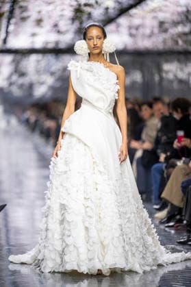 PFW Dior runway A model wears a creation as part of the Christian Dior Spring Summer 2026 Haute Couture collection presented in Paris, on January 26, 2026. Photo by Eliot Blondet ABACAPRESS.COM Paris France France  Copyright: xBlondetxEliot ABACAx