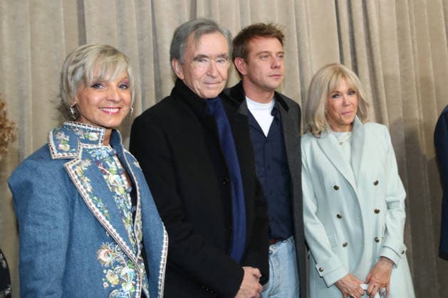 Hélène Arnault, Bernard Arnault, Jonathan Anderson Dir Artistique and Brigitte Macron pose following the Christian Dior Haute Couture Spring Summer 2026 show as part of Paris Fashion Week on January 26, 2026 in Paris, France Bertrand Rindoff Bestimage Celebs attend the Christian Dior Haute Couture Spring Summer 2026 show as part of Paris Fashion Week on January 26, 2026 in Paris, France Paris France  Copyright: xBERTRANDxRINDOFFxPETROFFx xBESTIMAGExBERTRANDxRINDOFFxPETROFFx xBESTIMAGEx