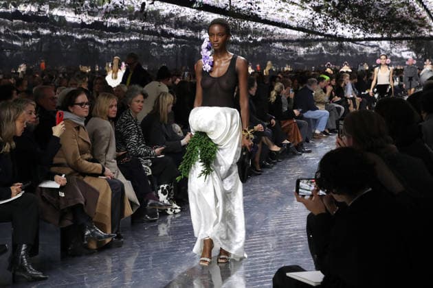 Christian Dior Runway Fashion Show, Haute Couture Spring Summer 2026 Collection, as part of Paris Fashion Week on January 26, 2026 Bertrand Rindoff Bestimage Christian Dior Haute Couture Spring Summer 2026 show as part of Paris Fashion Week on January 26, 2026 in Paris, France Paris France  Copyright: xBERTRANDxRINDOFFxPETROFFx xBESTIMAGExBERTRANDxRINDOFFxPETROFFx xBESTIMAGEx