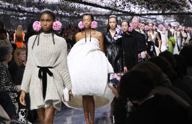 Christian Dior Runway Fashion Show, Haute Couture Spring Summer 2026 Collection, as part of Paris Fashion Week on January 26, 2026 Bertrand Rindoff Bestimage Christian Dior Haute Couture Spring Summer 2026 show as part of Paris Fashion Week on January 26, 2026 in Paris, France Paris France  Copyright: xBERTRANDxRINDOFFxPETROFFx xBESTIMAGExBERTRANDxRINDOFFxPETROFFx xBESTIMAGEx