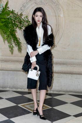 Wang Yuwen Photocall du défilé Dior Collection Haute Couture Printemps Eté 2026 lors de la Fashion Week de Paris PFW , au musée Rodin, à Paris, France, le 26 janvier 2026 Olivier Borde Bestimage Photocall Dior Spring Summer 2026 Haute Couture Collection show during Paris Fashion Week PFW , at the Rodin Museum, in Paris, France, on January 26, 2026 Paris France  Copyright: xOLIVIERxBORDEx xBESTIMAGExOLIVIERxBORDEx xBESTIMAGEx