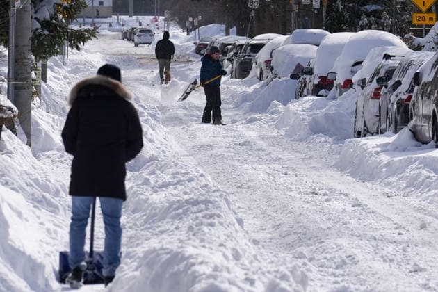 Aftermath of the Snowstorm in Toronto TORONTO, CANADA - JANUARY 26 : Residents shovel snow after a heavy snowfall in Toronto, Ontario, Canada on January 26, 2026. Mert Alper Dervis Anadolu Ontario Canada. Editorial use only. Please get in touch for any other usage.  Copyright: x2026xAnadoluxMertxAlperxDervisx