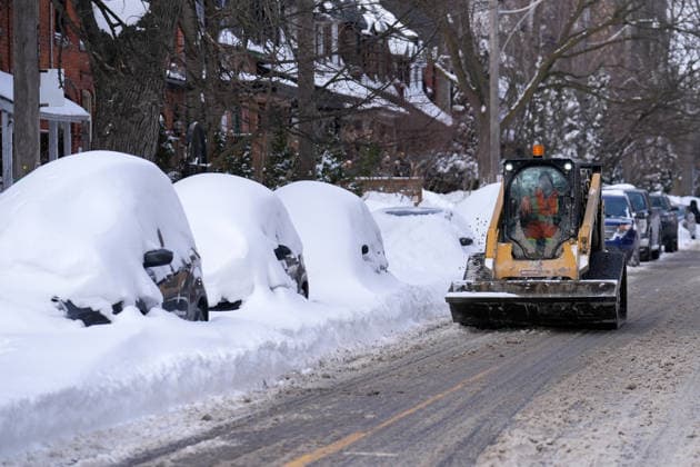 Aftermath of the Snowstorm in Toronto TORONTO, CANADA - JANUARY 26 : A snowplow makes its way along the road after a heavy snowfall in Toronto, Ontario, Canada on January 26, 2026. Mert Alper Dervis Anadolu Ontario Canada. Editorial use only. Please get in touch for any other usage.  Copyright: x2026xAnadoluxMertxAlperxDervisx