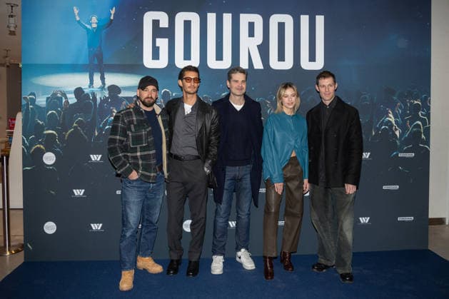 Gourou Paris Film Premiere NB Jonathan Turnbull, Pierre Niney, Yann Gozlan, Marion Barbeau, Christophe Montenez attends Gourou Paris Film Premiere at Pathe Palace on January 26, 2026 in Paris, France. Photo by Nasser Berzane ABACAPRESS.COM Paris France  Copyright: xBerzanexNasser ABACAx