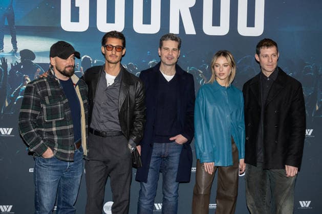 Gourou Paris Film Premiere NB Jonathan Turnbull, Pierre Niney, Yann Gozlan, Marion Barbeau, Christophe Montenez attends Gourou Paris Film Premiere at Pathe Palace on January 26, 2026 in Paris, France. Photo by Nasser Berzane ABACAPRESS.COM Paris France  Copyright: xBerzanexNasser ABACAx