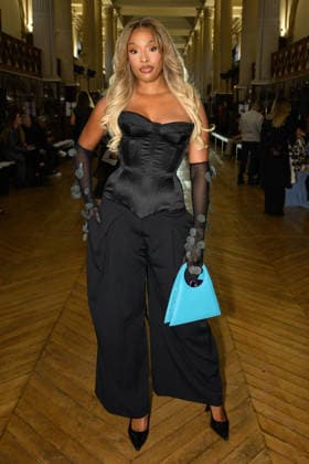PFW - Tony Ward Photocall A guest attends the Tony Ward Haute Couture Week Spring Summer 2026 show as part of Paris Fashion Week on January 26, 2026 in Paris, France. Photo by Laurent Zabulon ABACAPRESS.COM Paris France  Copyright: xZabulonxLaurent ABACAx