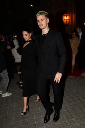 Romeo Beckham and his partner Kim Turnbull The Beckham family leave their hotel La Réserve to go to dinner in Paris during Fashion Week PFW on January 26, 2026 Victoria Beckham has just been elevated to the rank of Knight of the Order of Arts and Letters Paris France  Copyright: xAgencex xBestimagexAgencex xBestimagex