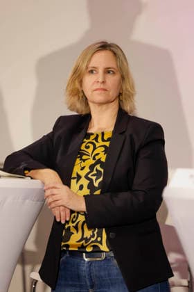 IHK-Wahlgipfel - Wirtschaft im Dialog mit der Politik zur Landtagswahl Rheinland-Pfalz 2026 Spitzenkandidatin ihrer Partei Katrin Eder Ministerin für Klimaschutz, Umwelt, Energie und Mobilität, Bündnis 90 Die Grünen 26.01.26 *** IHK Election Summit Business in dialog with politicians for the Rhineland-Palatinate 2026 state election Top candidate of her party Katrin Eder Minister for Climate Protection, Environment, Energy and Mobility, Bündnis 90 Die Grünen 26 01 26