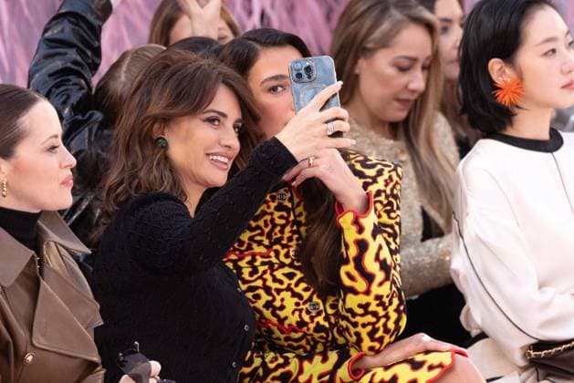 PFW - Chanel Front Row Claire Foy, Penelope Cruz, Dua Lipa, Kim Go-eun attending the Chanel Haute Couture Week Spring Summer 2026 show as part of Paris Fashion Week on January 27, 2026 in Paris, France. Photo by Alexis Jumeau ABACAPRESS.COM Paris France  Copyright: xJumeauxAlexis ABACAx