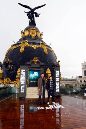 Chris Hemsworth presents the film Escape Route in Madrid Actor Chris Hemsworth and director Bart Layton during the presentation of the film Escape Route at Club Metropolis, January 27, 2026, in Madrid Spain FAMOSOSOS CINE FILM HOLLYWOOD MOVIE Madrid Madrid Madrid Spain  Copyright: xJosexVelascox 7246973