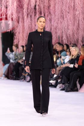 PFW - Chanel Runway Noemie Lenoir present creations at the Chanel Women s Haute Couture Spring Summer 2026 collection fashion show as part of the Paris Haute Couture Fashion Week, in Paris, on January 27, 2026. Photo by Alexis Jumeau ABACAPRESS.COM Paris France  Copyright: xJumeauxAlexis ABACAx