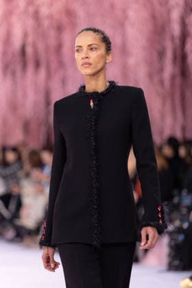 PFW - Chanel Runway Noemie Lenoir present creations at the Chanel Women s Haute Couture Spring Summer 2026 collection fashion show as part of the Paris Haute Couture Fashion Week, in Paris, on January 27, 2026. Photo by Alexis Jumeau ABACAPRESS.COM Paris France  Copyright: xJumeauxAlexis ABACAx