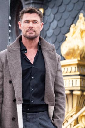 Chris Hemsworth in Madrid, Spain - 27 Jan 2026 Actor Chris Hemsworth attends the Ruta de Escape (Crime 101) photocall at the Metropolis Club. Madrid Spain Copyright: xAtilanoxGarciax xSOPAxImagesx photos03314