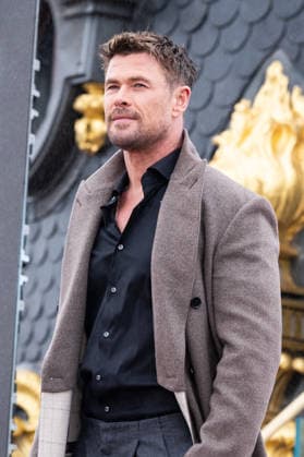 Chris Hemsworth in Madrid, Spain - 27 Jan 2026 Actor Chris Hemsworth attends the Ruta de Escape (Crime 101) photocall at the Metropolis Club. Madrid Spain Copyright: xAtilanoxGarciax xSOPAxImagesx photos03317